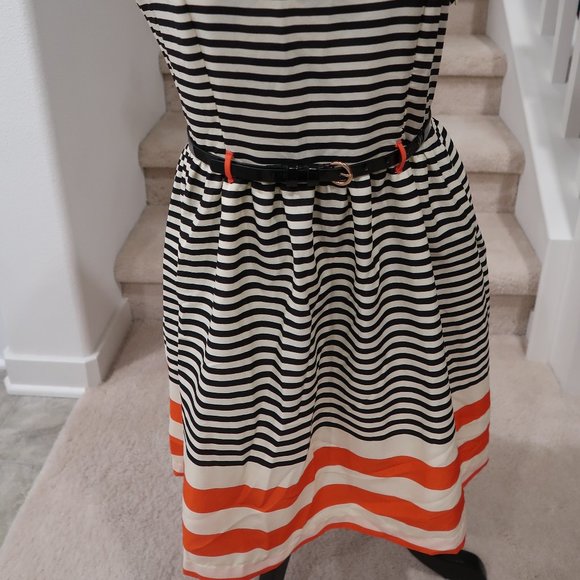 Striped Dress with Belt - Picture 4 of 6